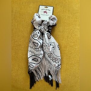 Idyllwind by Miranda Lambert Annette fringe hair scrunchie set bandana print.